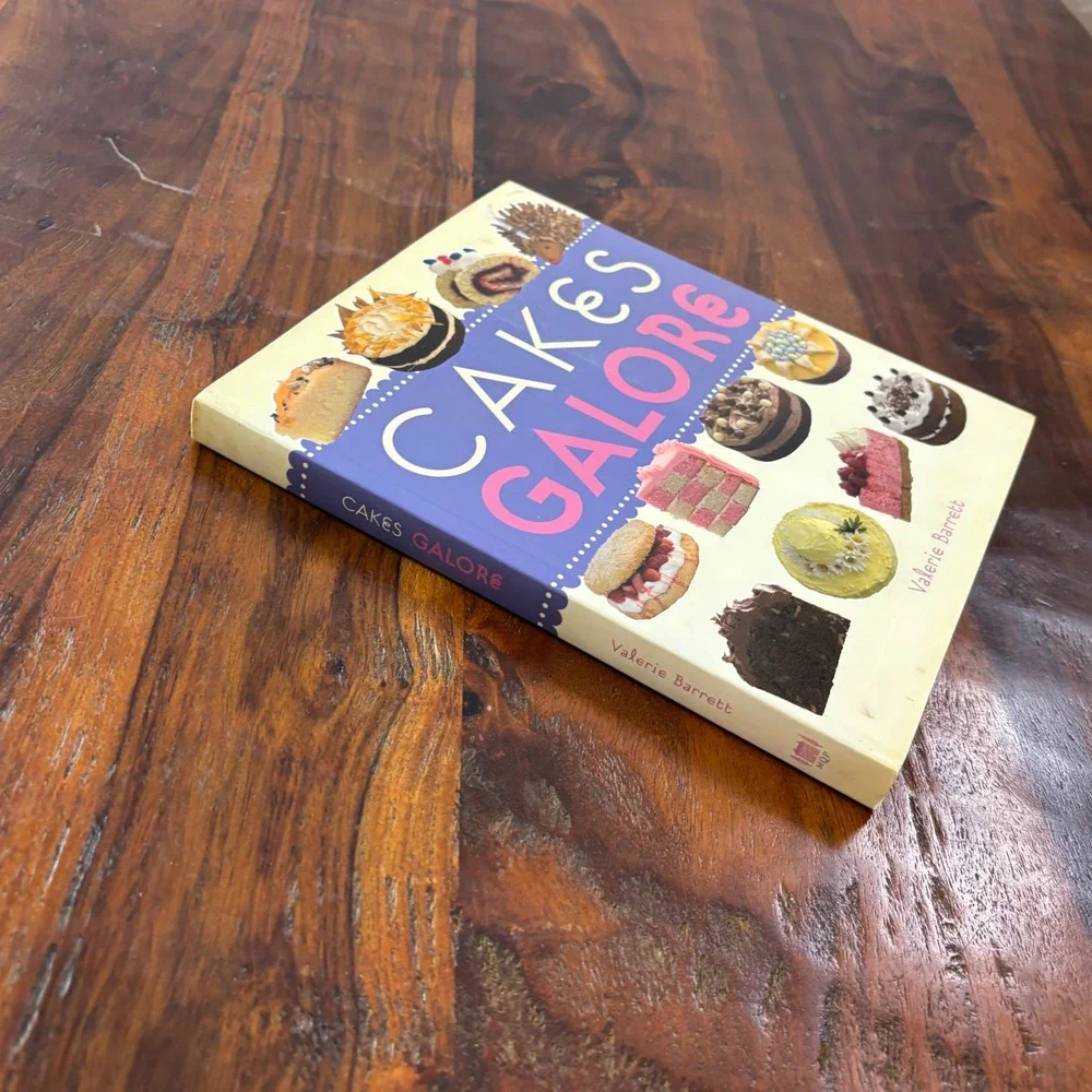 Cakes Galore Valerie Barrett Cookbook 120 Recipes 2006 Softcover 9781846011221